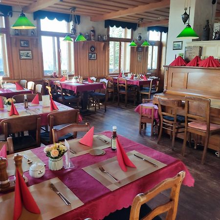 Berggasthaus & Pension Schoene Aussicht Klingenthal Eksteriør billede