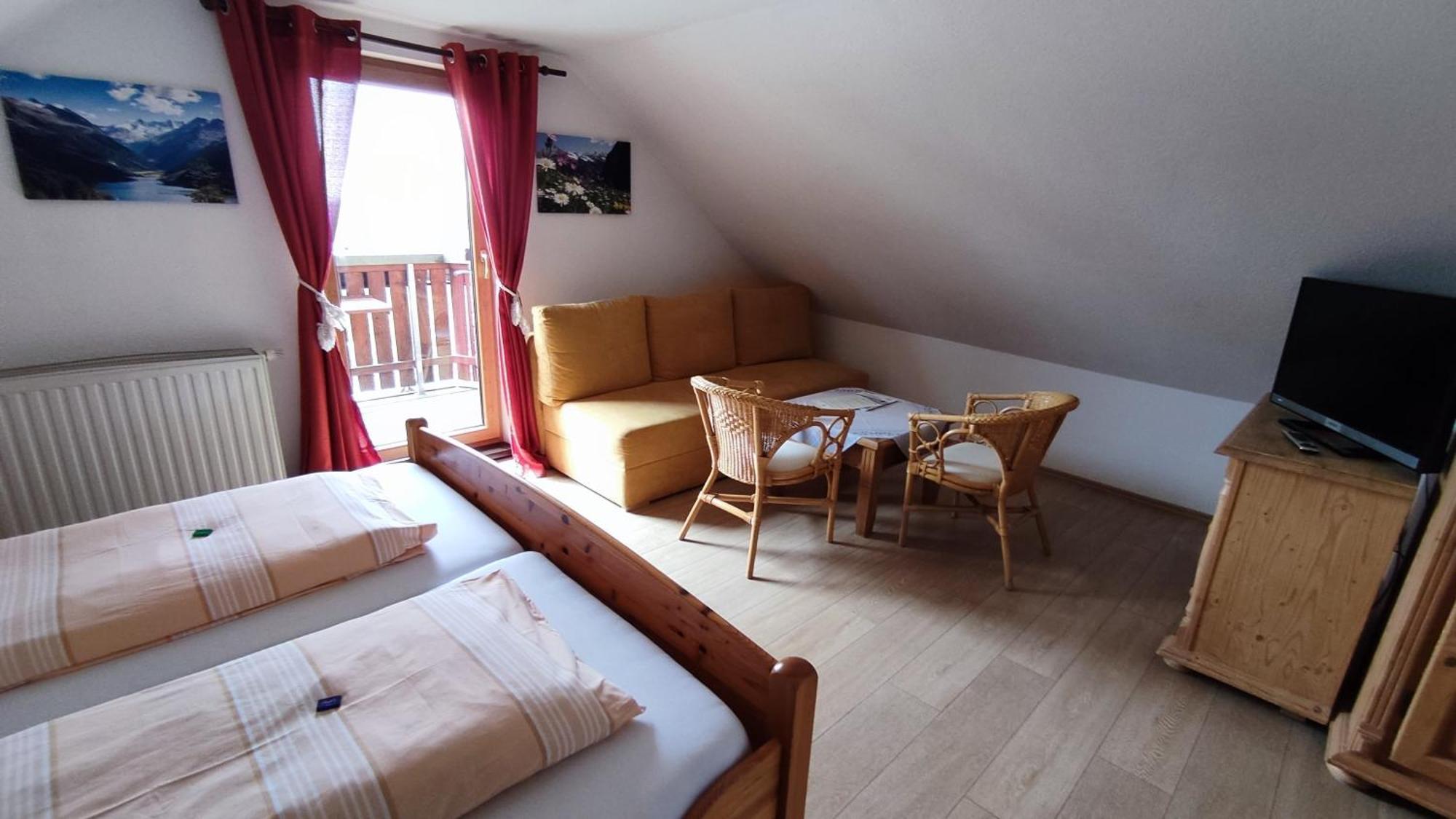Berggasthaus & Pension Schoene Aussicht Klingenthal Eksteriør billede
