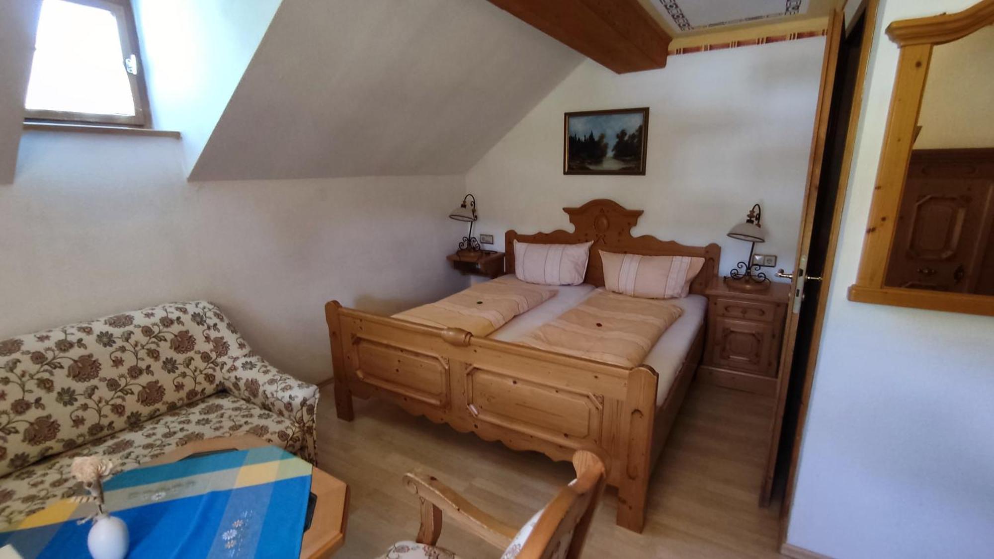 Berggasthaus & Pension Schoene Aussicht Klingenthal Eksteriør billede