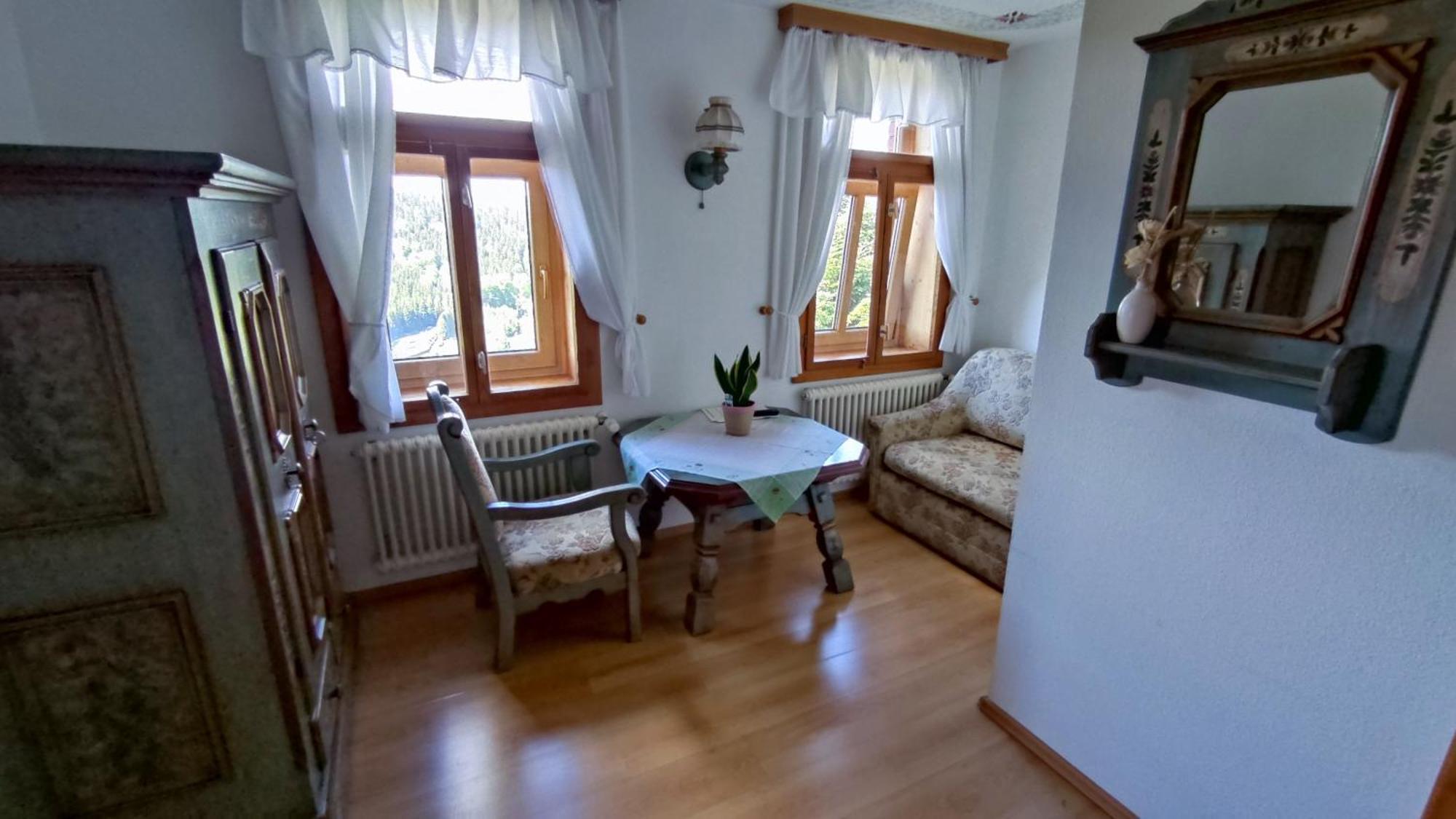 Berggasthaus & Pension Schoene Aussicht Klingenthal Eksteriør billede