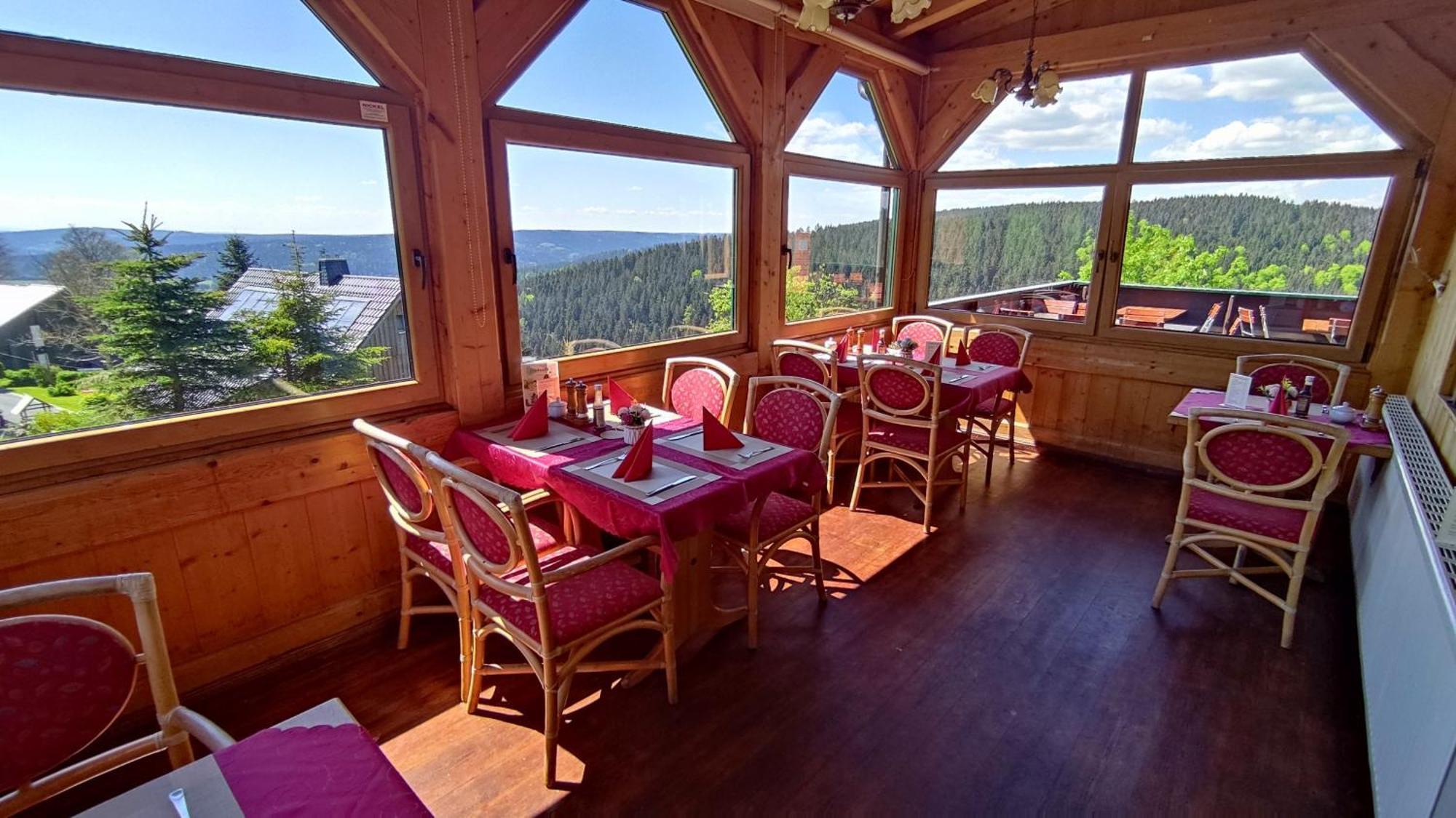 Berggasthaus & Pension Schoene Aussicht Klingenthal Eksteriør billede