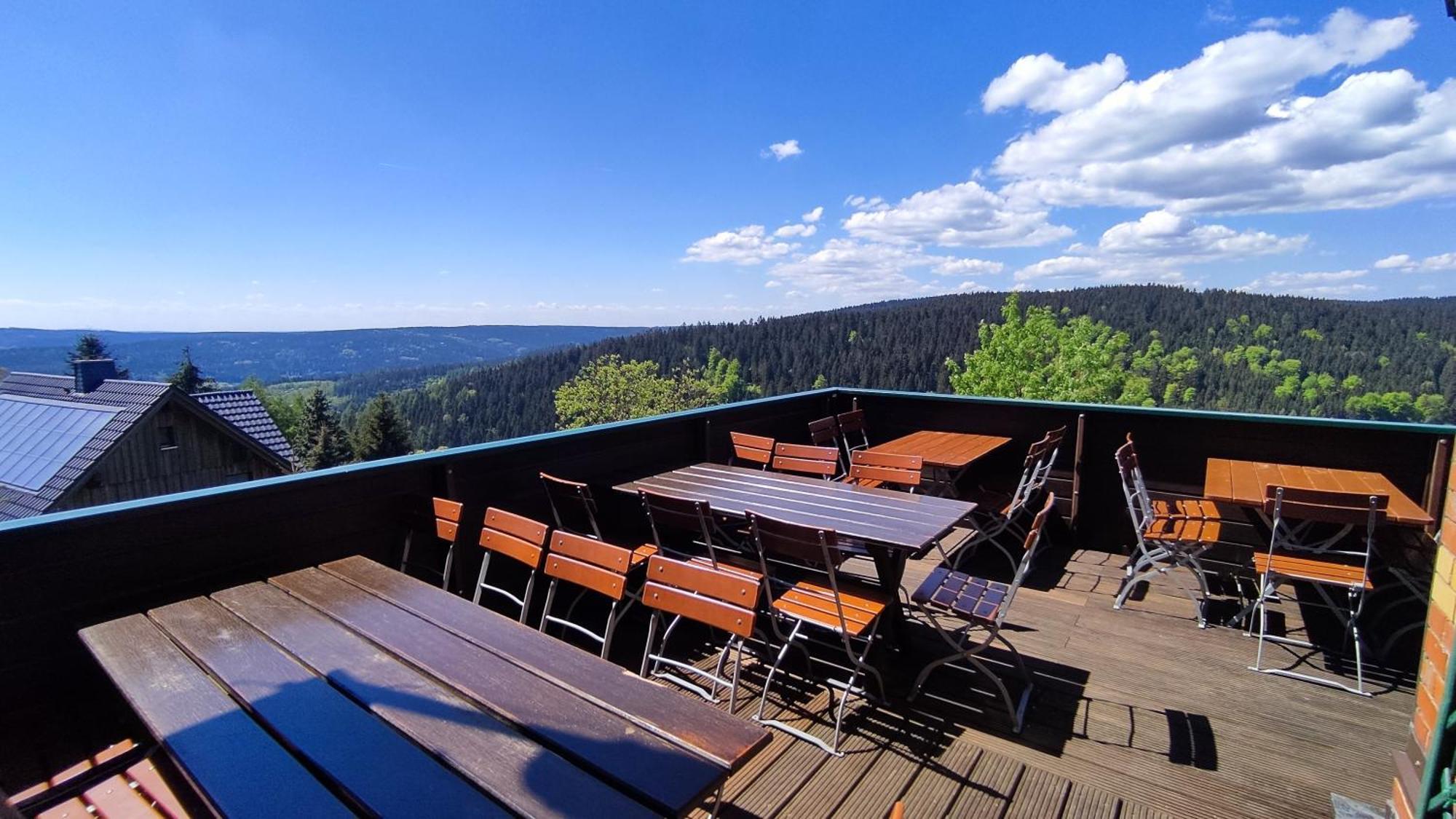 Berggasthaus & Pension Schoene Aussicht Klingenthal Eksteriør billede