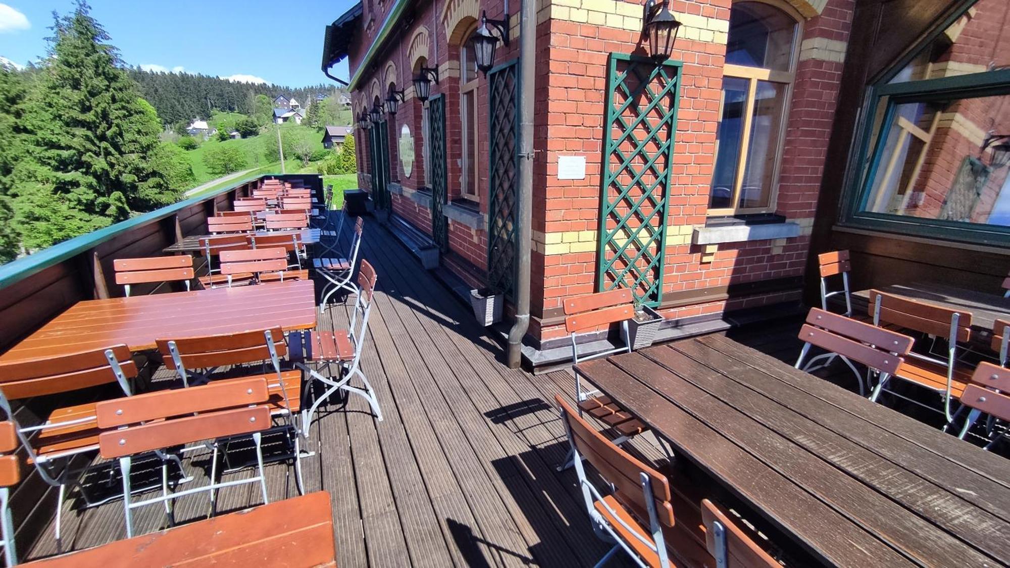 Berggasthaus & Pension Schoene Aussicht Klingenthal Eksteriør billede