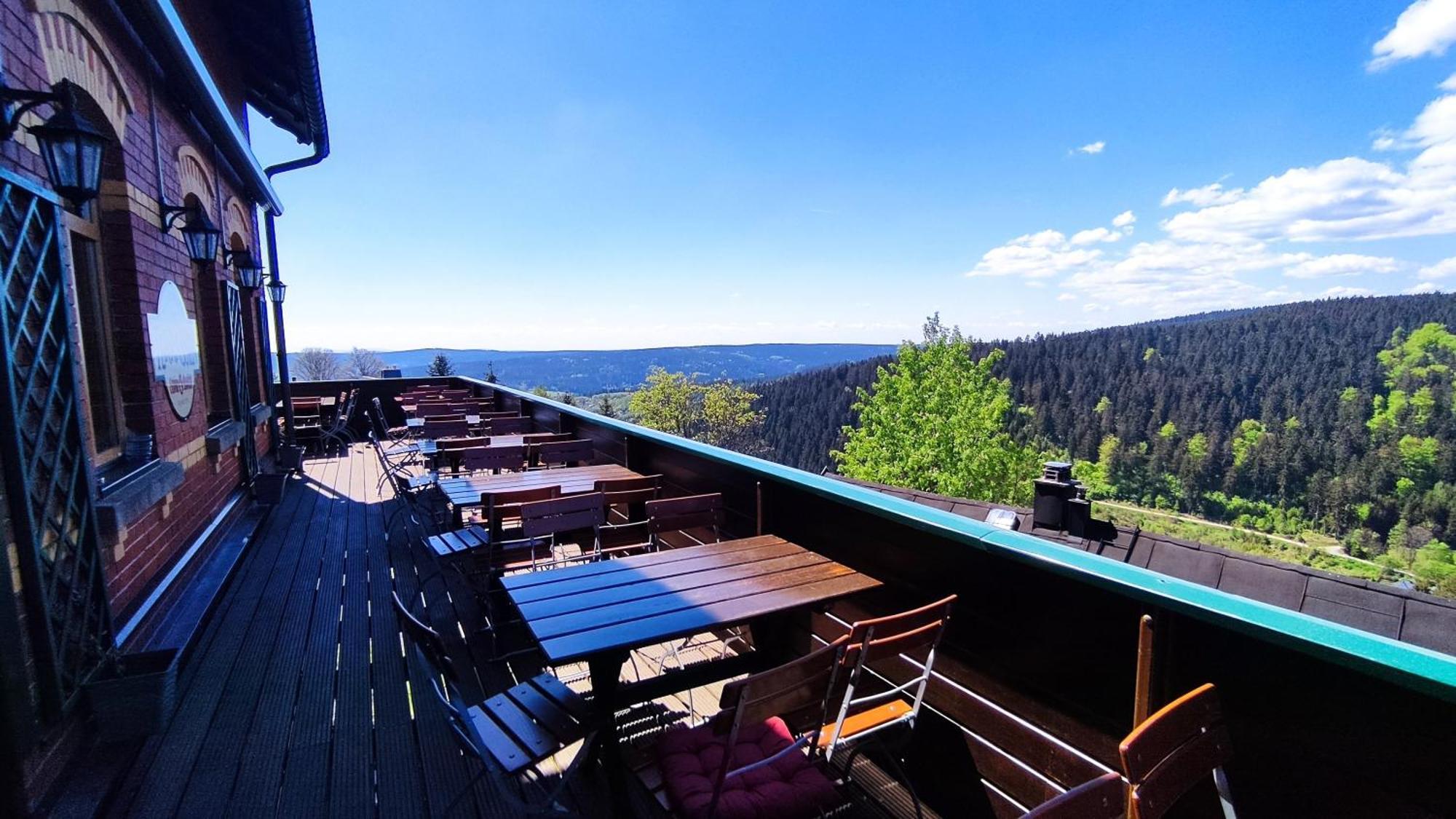 Berggasthaus & Pension Schoene Aussicht Klingenthal Eksteriør billede
