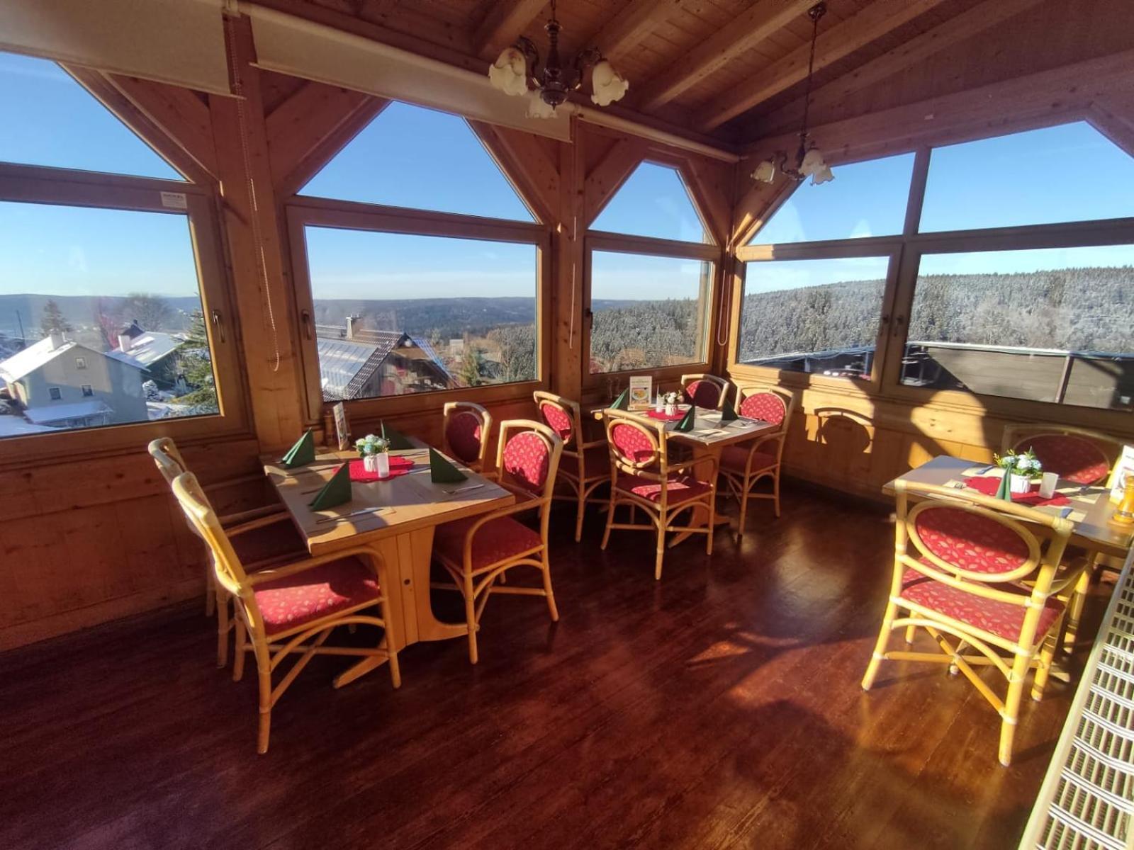 Berggasthaus & Pension Schoene Aussicht Klingenthal Eksteriør billede